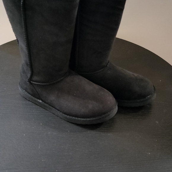 Classic Ugg Inspired Suede Winter Boots Size 1 - Picture 8 of 8